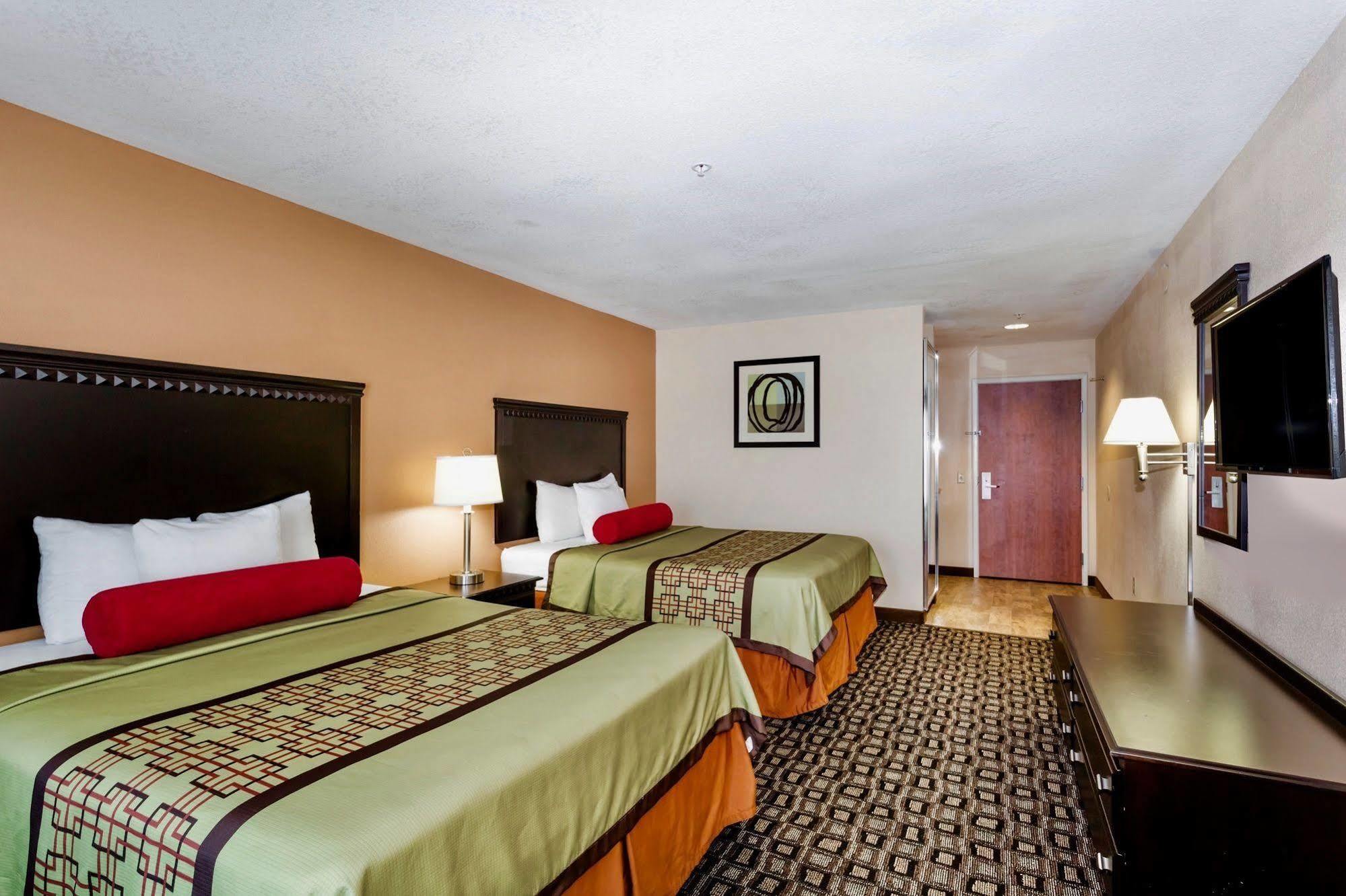 Days Inn&Suites by Wyndham Savannah North I-95 Port Wentworth Bagian luar foto